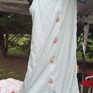 Sleeveless Button-Down smock